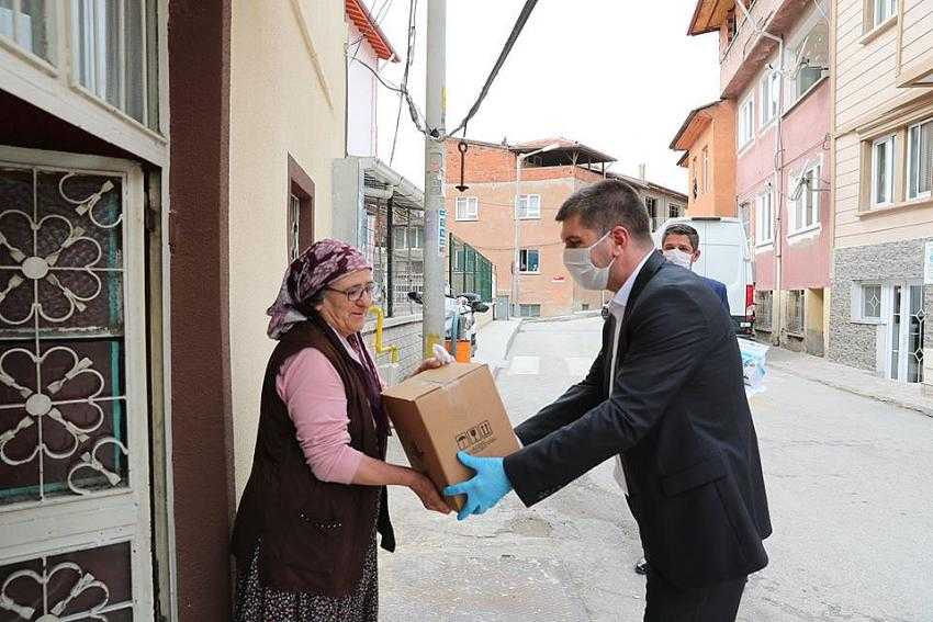 Başkan Ercengiz’den 65 yaş üstü vatandaşlara gıda paketi