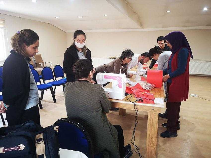 Tefenni Belediyesi maske üretimine başladı