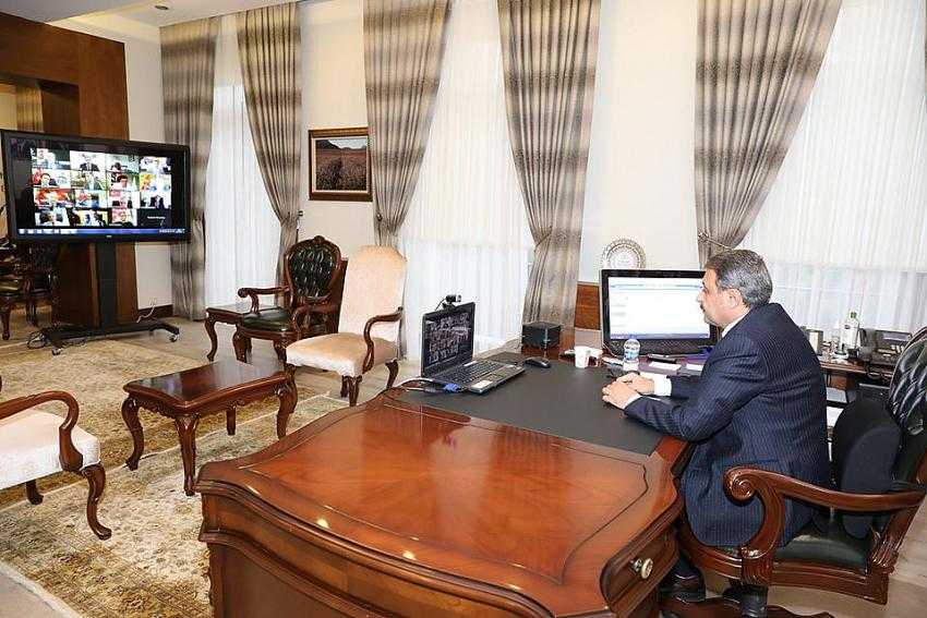 Burdur Valiliği: “HASSAS SÜREÇTE VATANDAŞLARIMIZI YALNIZ BIRAKMIYORUZ”
