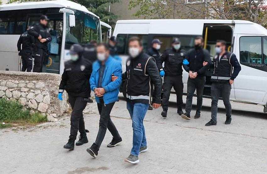 Başkan Şenel ve eşini kurşunlayanlar Yeşilova Adliyesi’nde