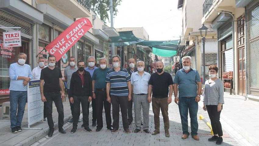 “Belediye’nin Uzun Çarşı çalışmalarından memnunuz, Başkan Ercengiz’e de destek veriyoruz”