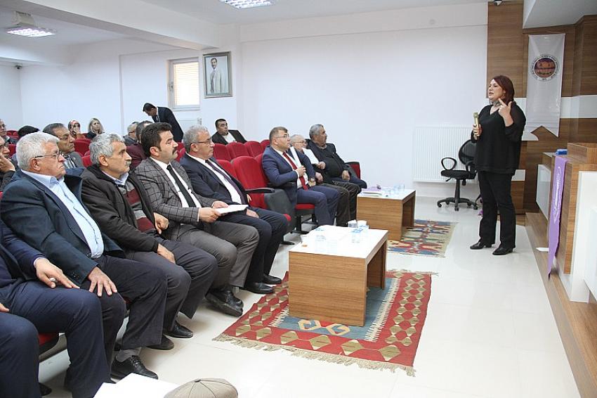 BURDUR ESNAF ODALARI BİRLİĞİ BAŞKANLAR KURULU VE EĞİTİM SEMİNERİ DÜZENLEDİ
