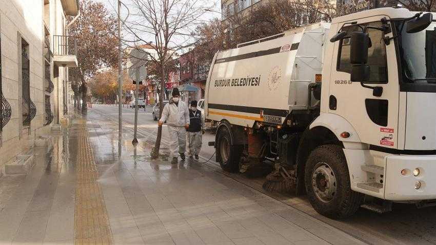 Burdur’da sokaklar dezenfekte ediliyor