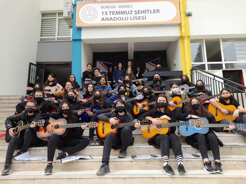 OKULDA BAHAR ŞENLİĞİ COŞKUSU