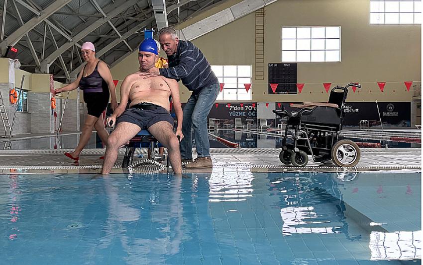 Burdurlu kas hastası genç, yüzme sporuyla hastalığına direniyor