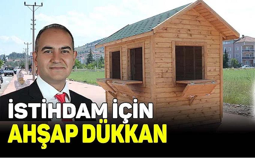 Tefenni Belediyesi’nden taşınabilir ahşap dükkan