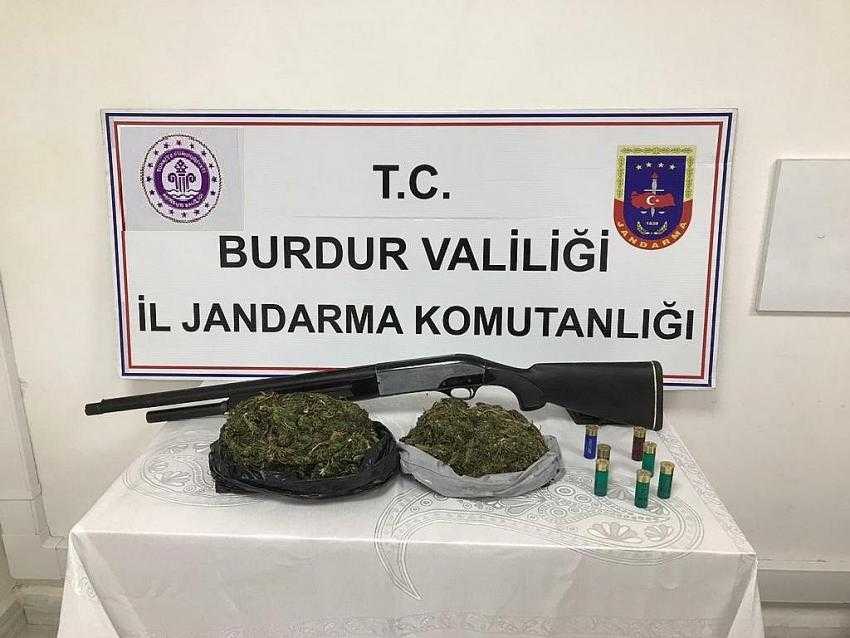 JANDARMA EKİPLERİ ZEHİR TACİRLERİNE GÖZ AÇTIRMIYOR