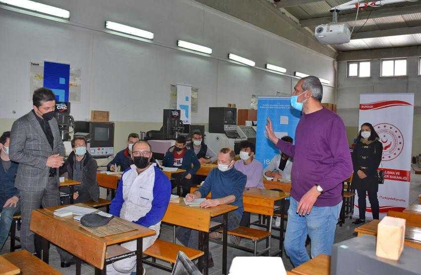 İŞKUR Burdur’dan 24 Kişilik İstihdam Garantili CNC Freze Tezgahı Operatörü Kursu Başladı