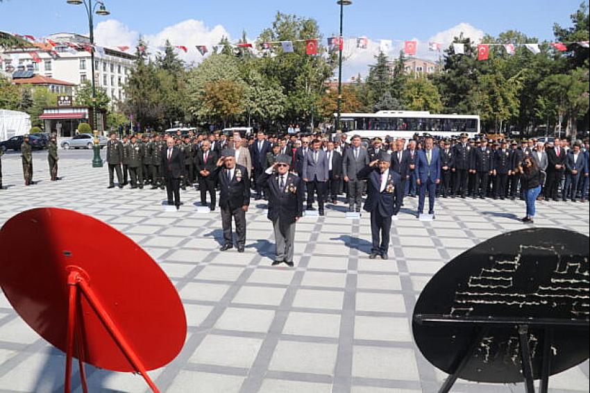 BURDUR’DA GAZİLER GÜNÜ TÖRENİ