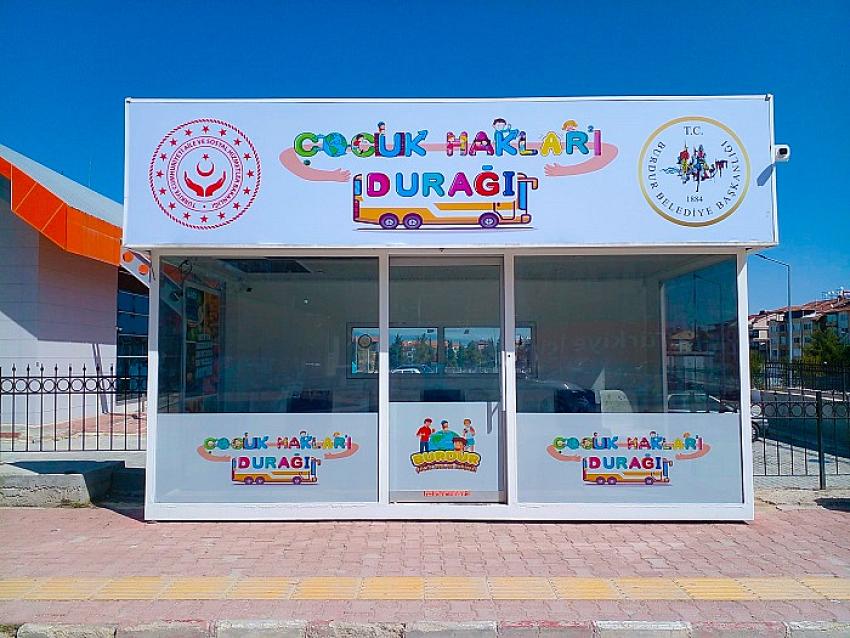 Burdur Belediyesinden Çocuk Hakları Durağı