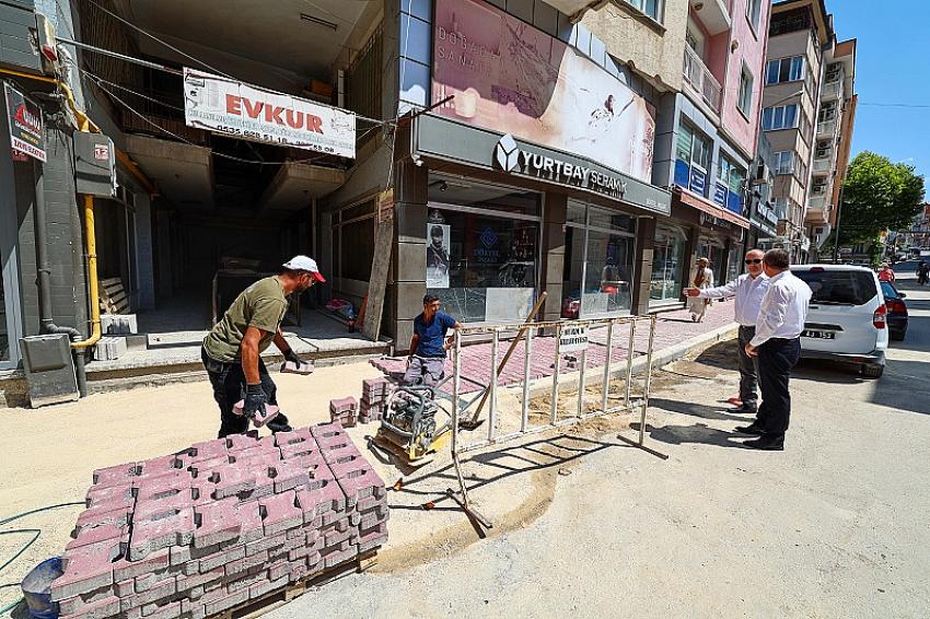 Cümbüşlü Caddesi’nde Kaldırım ve Yol Yenileme Çalışmaları Başladı