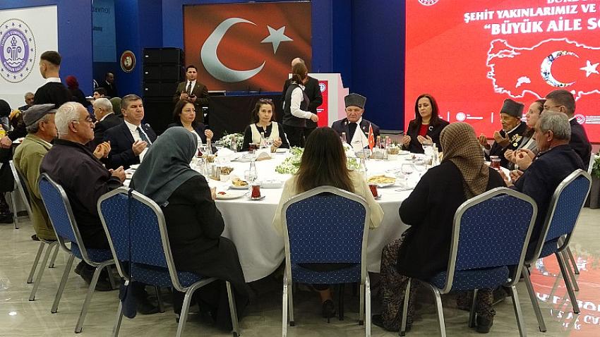 Burdur’da Ramazan’ın İlk İftarı Şehit Aileleri ve Gazilerle Yapıldı