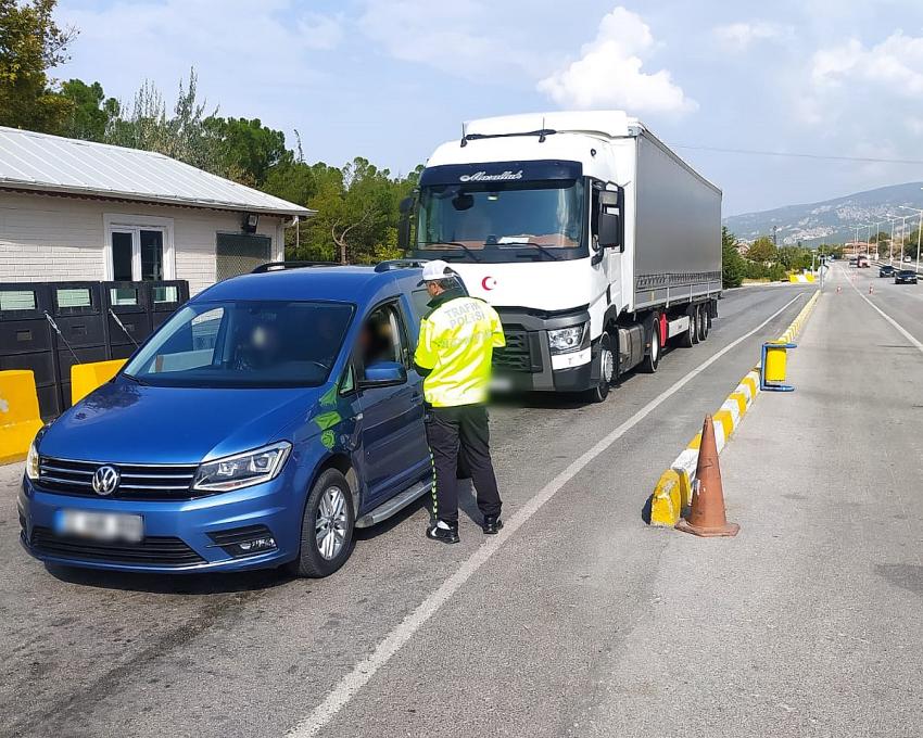 13 ARAÇ TRAFİKTEN MEN EDİLDİ