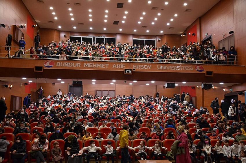 MAKÜ Öğrencileri SMA HASTASI EFLİNSU İÇİN BİR ARAYA GELDİ