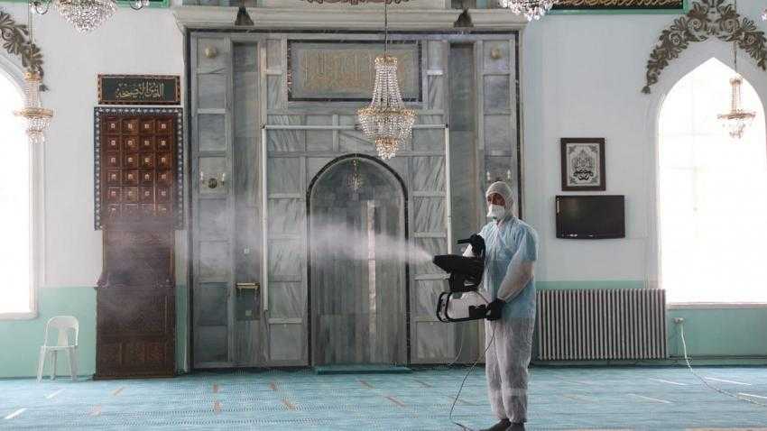 Burdur Belediyesi Camileri dezenfekte etti