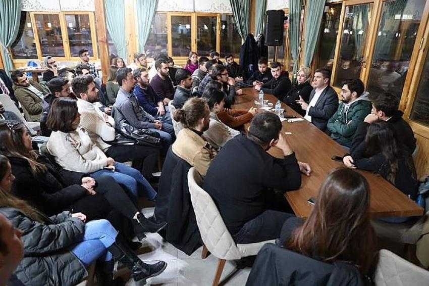 Başkan Ercengiz öğrenci kulüpleri ile buluştu