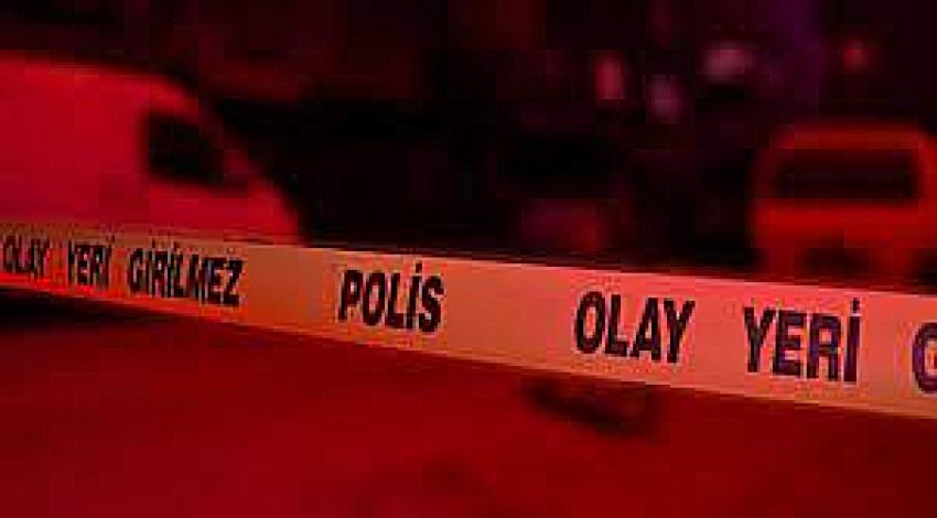 EVİNDE ÖLÜ BULUNDU
