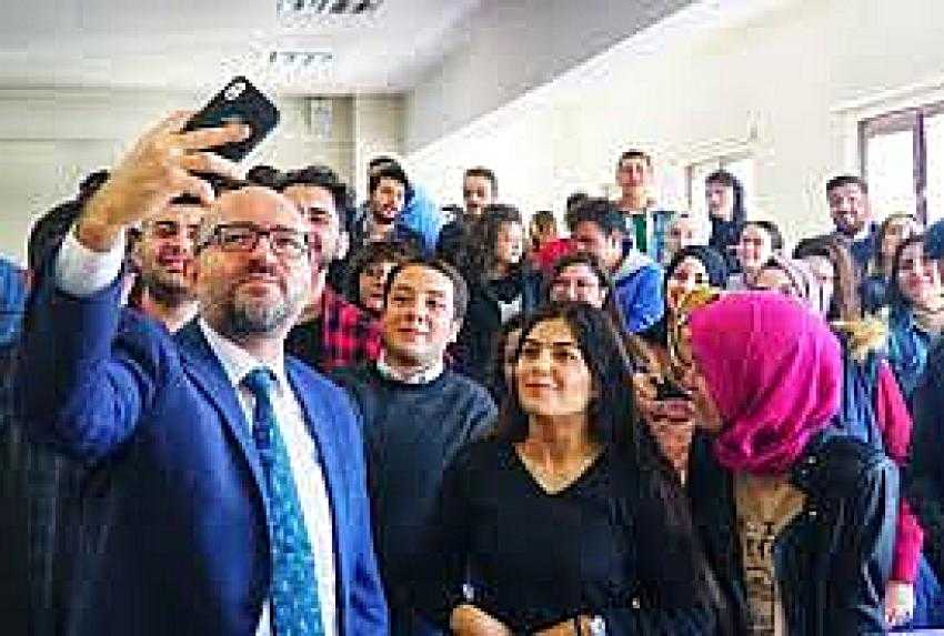 MAKÜ'de Uzaktan Eğitim Kararı Rektör Korkmaz Açıkladı