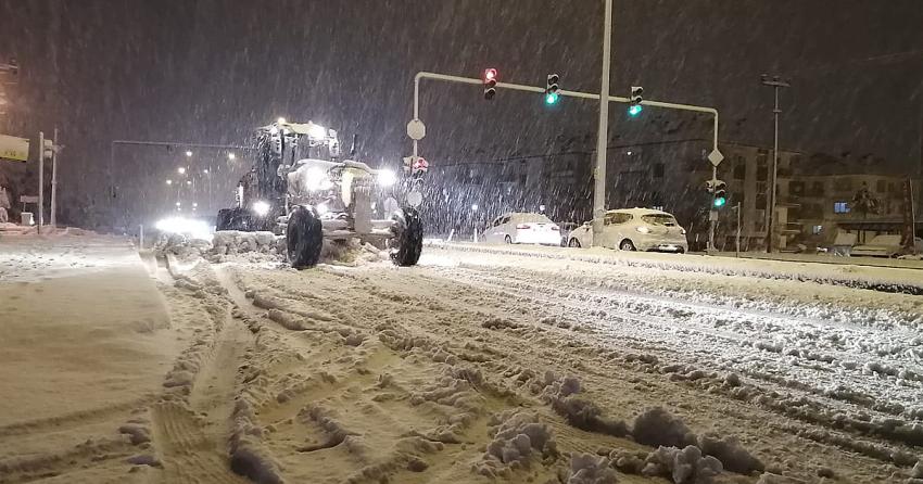 BURDUR’DA KAR YAĞIŞI ETKİLİ OLDU