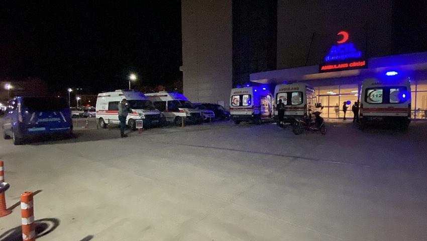 Burdur’da Korkutan Kaza: Jandarma Aracıyla Otomobil Çarpıştı, 5 Kişi Yaralı!