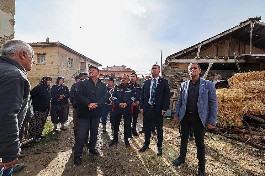 Başkan Erecengiz’den Kozluca da evi yanan ailelere ziyaret