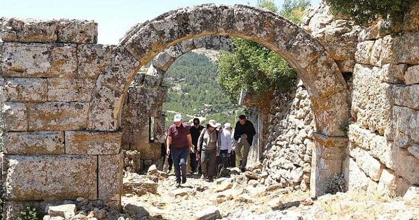 ‘KREMNA ANTİK KENTİ’ BURDUR TURİZMİNE KAZANDIRILACAK
