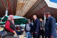 Başkan Ercengiz’den Pazar esnafına ziyaret