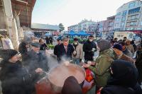Salı Pazarında Dayanışma: Başkan Ercengiz Çorba Dağıttı