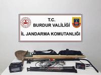 Burdur’da Kaçakçılık ve Uyuşturucu Operasyonları: 3 Kişi Tutuklandı