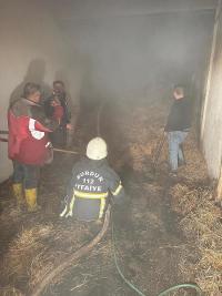 İlyas Köyü’nde Korkutan Yangın: 2 Bin Saman Balyası Kül Oldu!