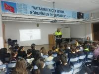 EMNİYET EKİPLERİNDEN ÖĞRENCİLERE TRAFİK EĞİTİMİ