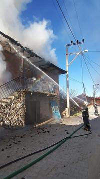 Burdur Lengüme Köyü’nde Ahşap Evde Yangın