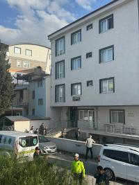 Burdur’da Apartmandan Kendini Aşağı Attı