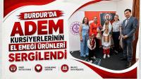 Burdur’da ADEM Kursiyerlerinin El Emeği Ürünleri Sergilendi