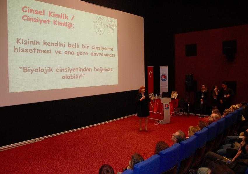 MAKÜ’de Cinsel Gelişim ve Eğitim Konferansı Düzenlendi 