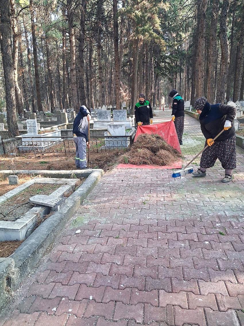 Mezarlıklar Bayram ziyaretlerine hazırlanıyor