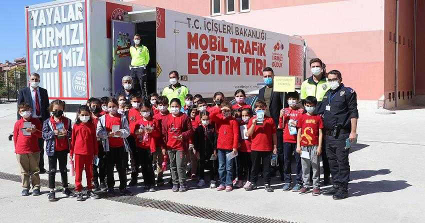 MOBİL EĞİTİM TIRI’ BURDUR’DA