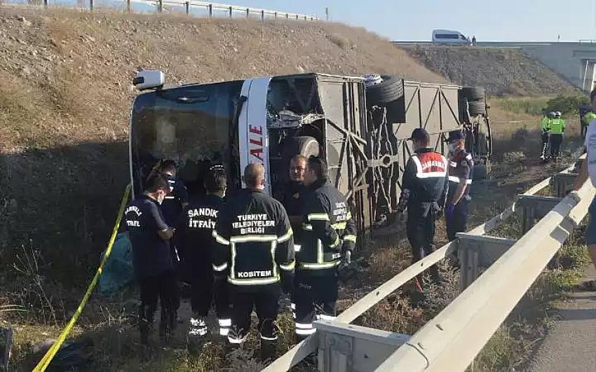 BURDUR’A GELEN ASKER ADAYLARINI TAŞIYAN OTOBÜS DEVRİLDİ: 1 ÖLÜ 38 YARALI