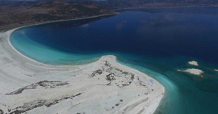 SALDA GÖLÜ’NÜN YENİ MİSAFİRLERİ NESLİ TEHDİT ALTINDAKİ SANSAR VE YARASA OLDU