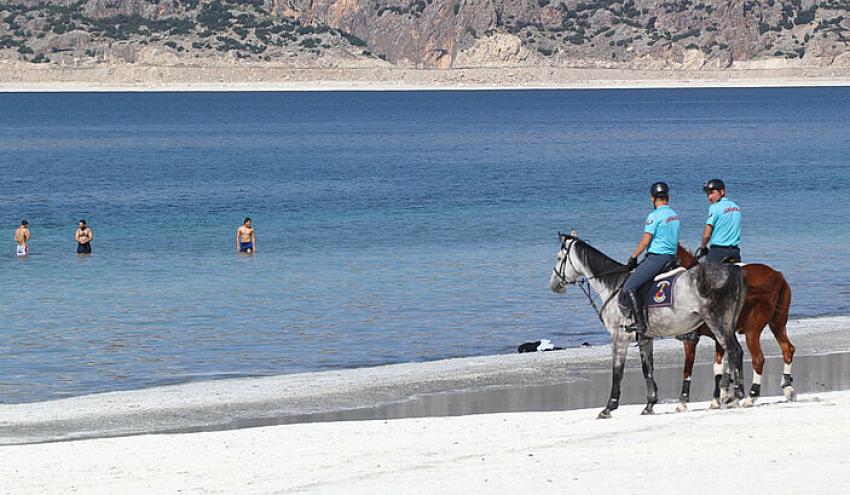Atlı Jandarmalar, Salda Gölü’nde göreve başladı