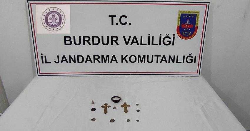 BURDUR’DA 12 PARÇA TARİHİ ESER ELE GEÇİRİLDİ