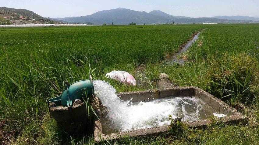 Burdur’da sulama yatırımları, üreticiye katkı sağlıyor