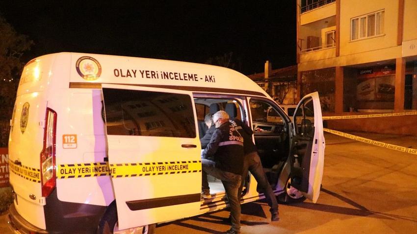 Burdur'da tabancayla ateş açıp 2 kişiyi yaraladı