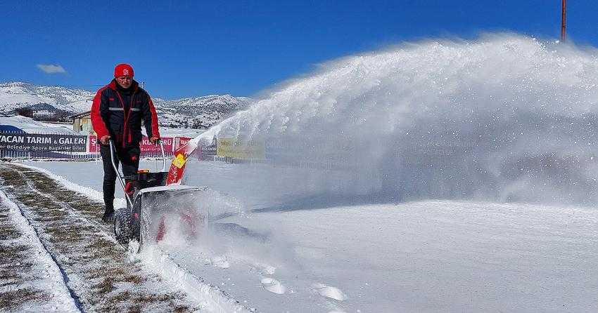 TEFENNİ’DE KAR MESAİSİ SÜRÜYOR