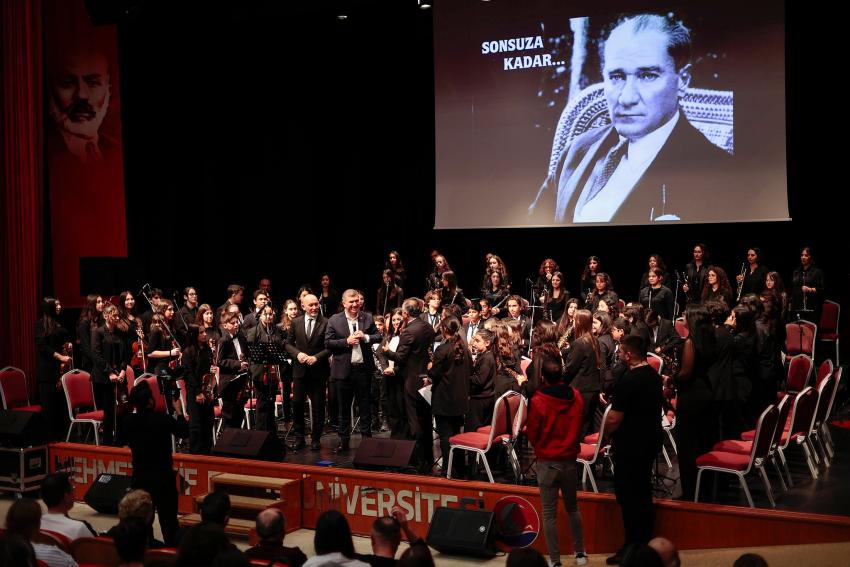 Burdur’da Unutulmaz Akşam! Ustalara Saygı Konseri’nde Neler Yaşandı?