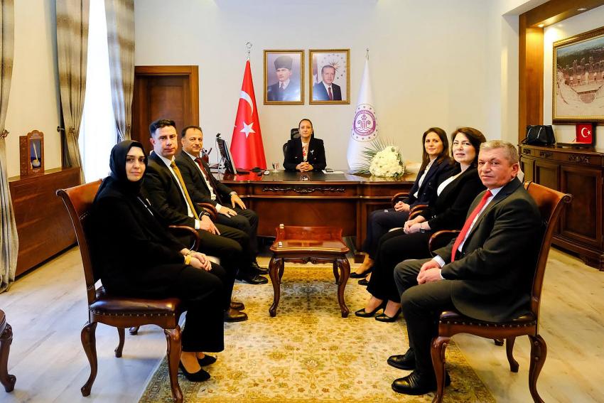 Öğretmenler Günü’nde Anlamlı Buluşma: Vali Bilgihan’dan Eğitim Camiasına Özel Kabul