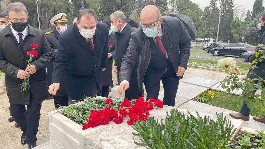 Mehmet Akif Ersoy, kabri başında anıldı    