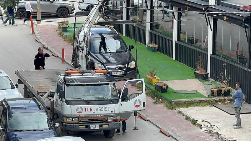 Burdur'da Polis Acımadı Hatalı Parktaki Araçlar Çekildi