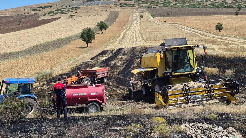 Yeşilova’da Aynı Gün İki Yangın! Biri Biçerdöverden, Diğeri Bahçede Çıktı