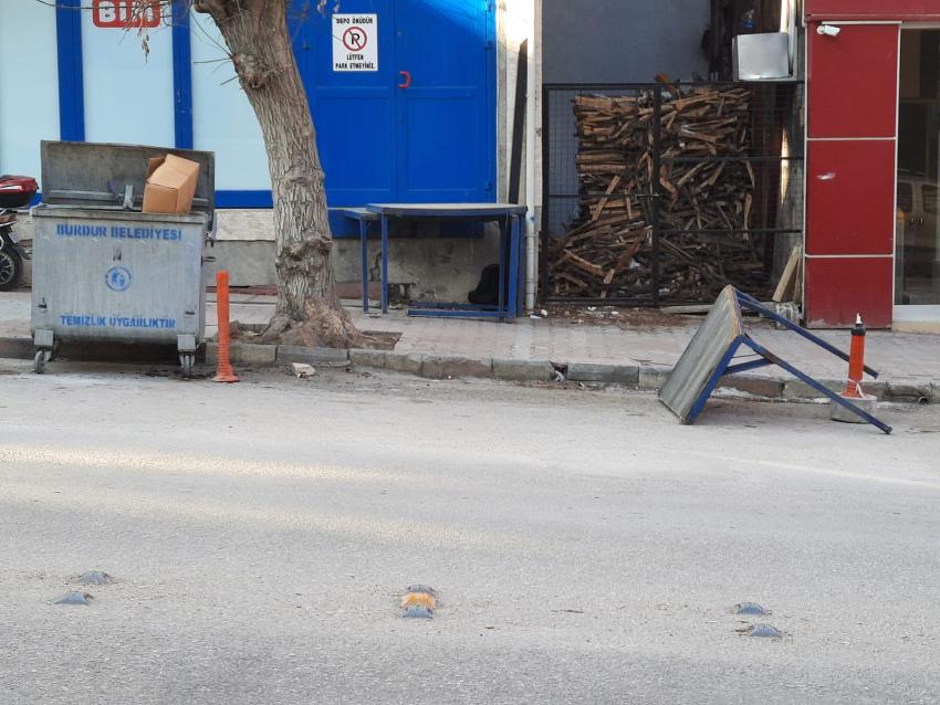 EMNİYET MÜDÜRLÜĞÜ YAKINLARINA BIRAKILAN ŞÜPHELİ ÇANTA PANİK YARATTI